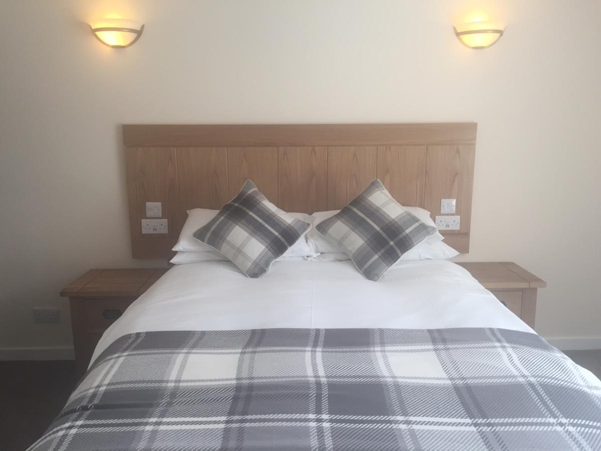 Caledonian Hotel Portree Eksteriør billede