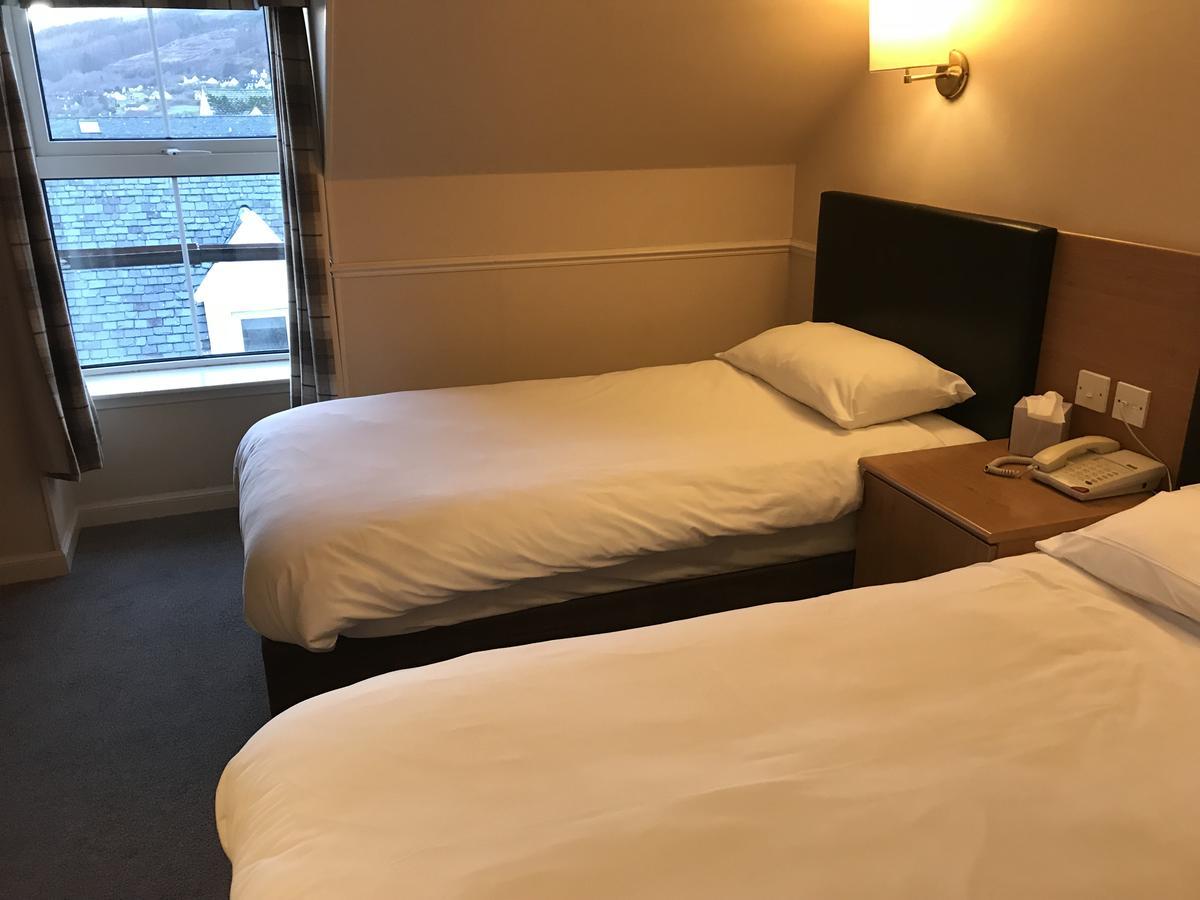 Caledonian Hotel Portree Eksteriør billede
